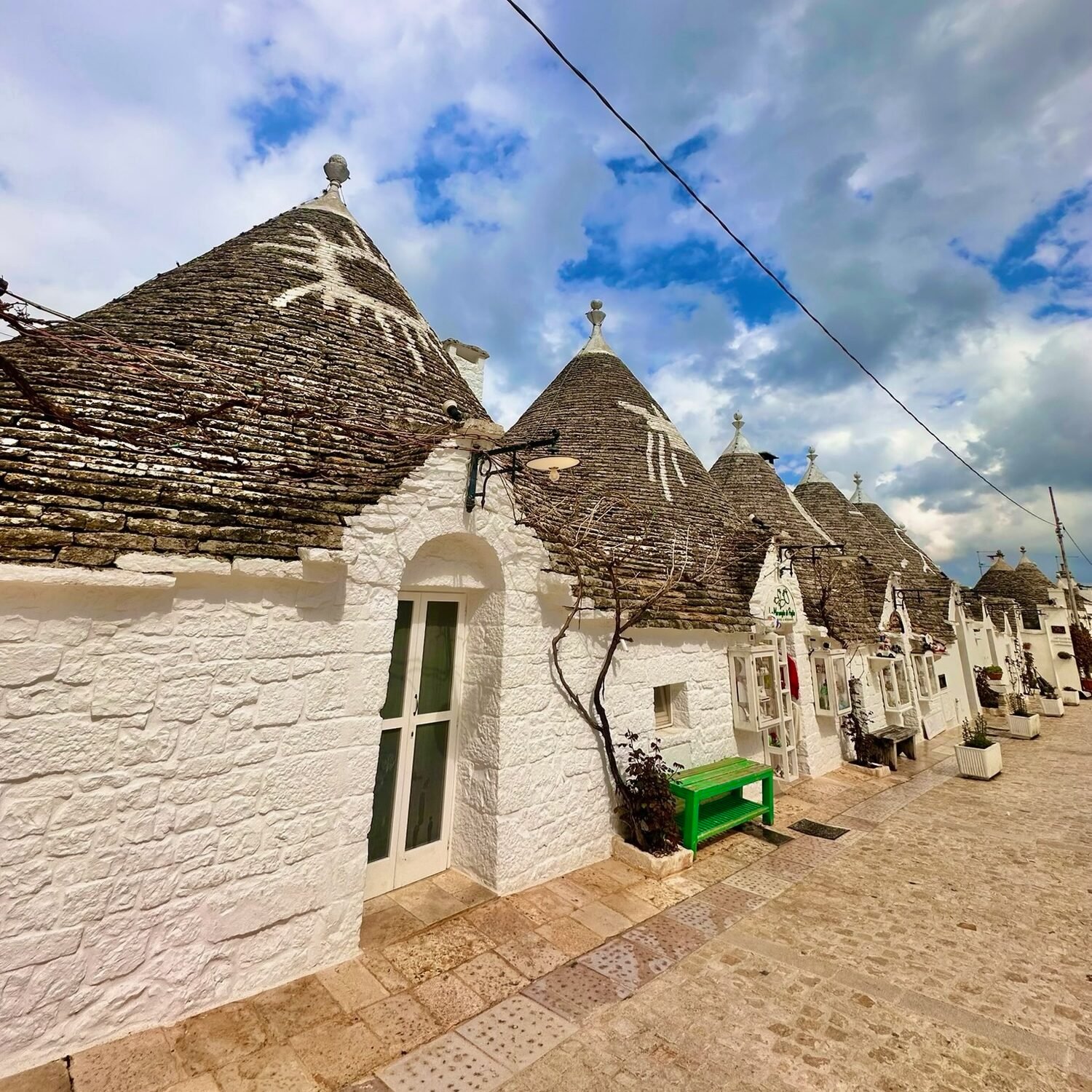 alberobello trullo houses street italy puglia itinerary